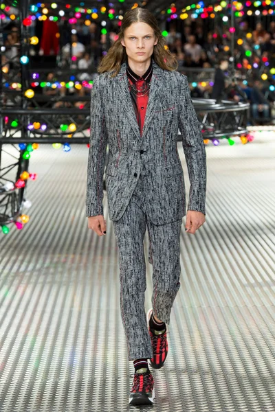 Look 40